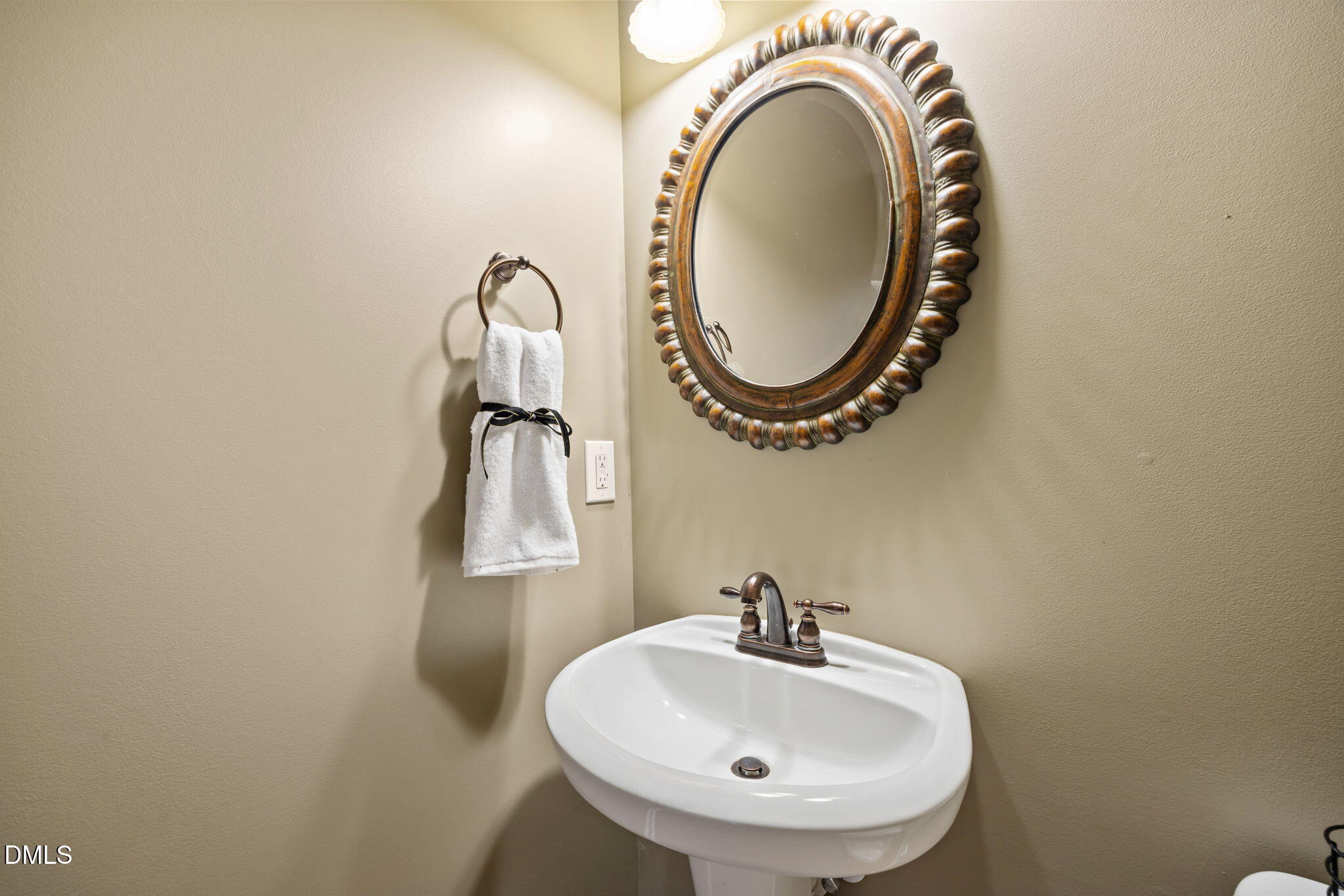 5901 Hourglass Court