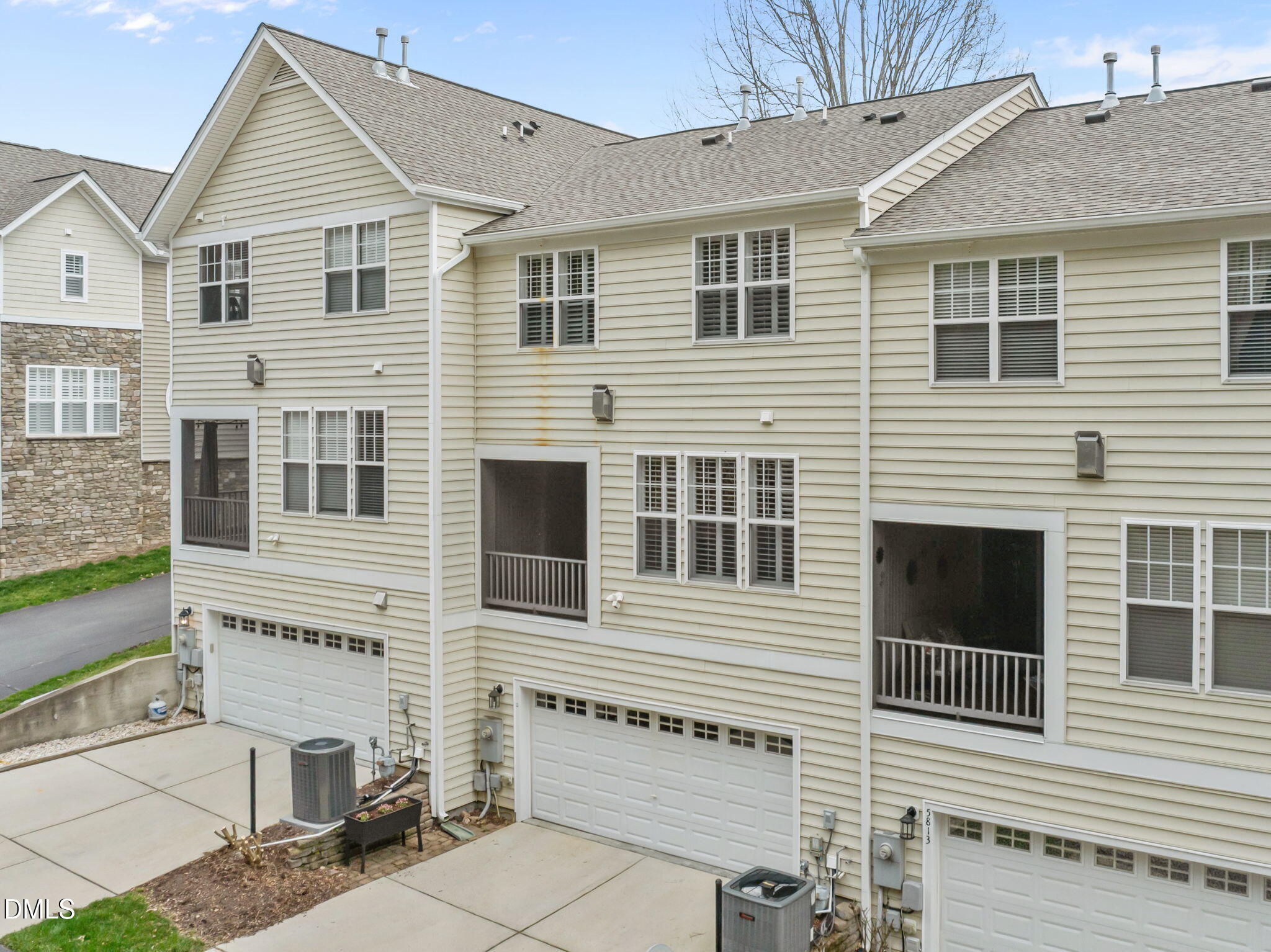 5901 Hourglass Court