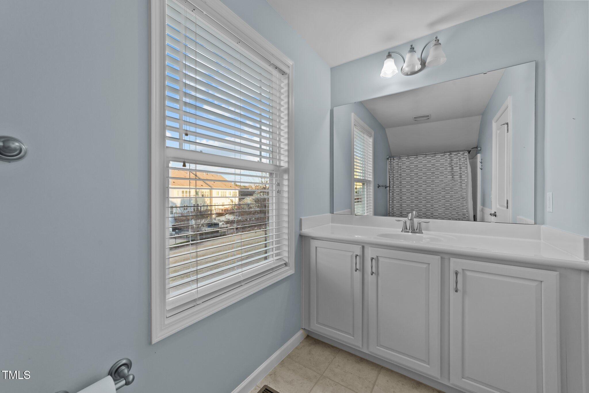 1536 Crafton Way