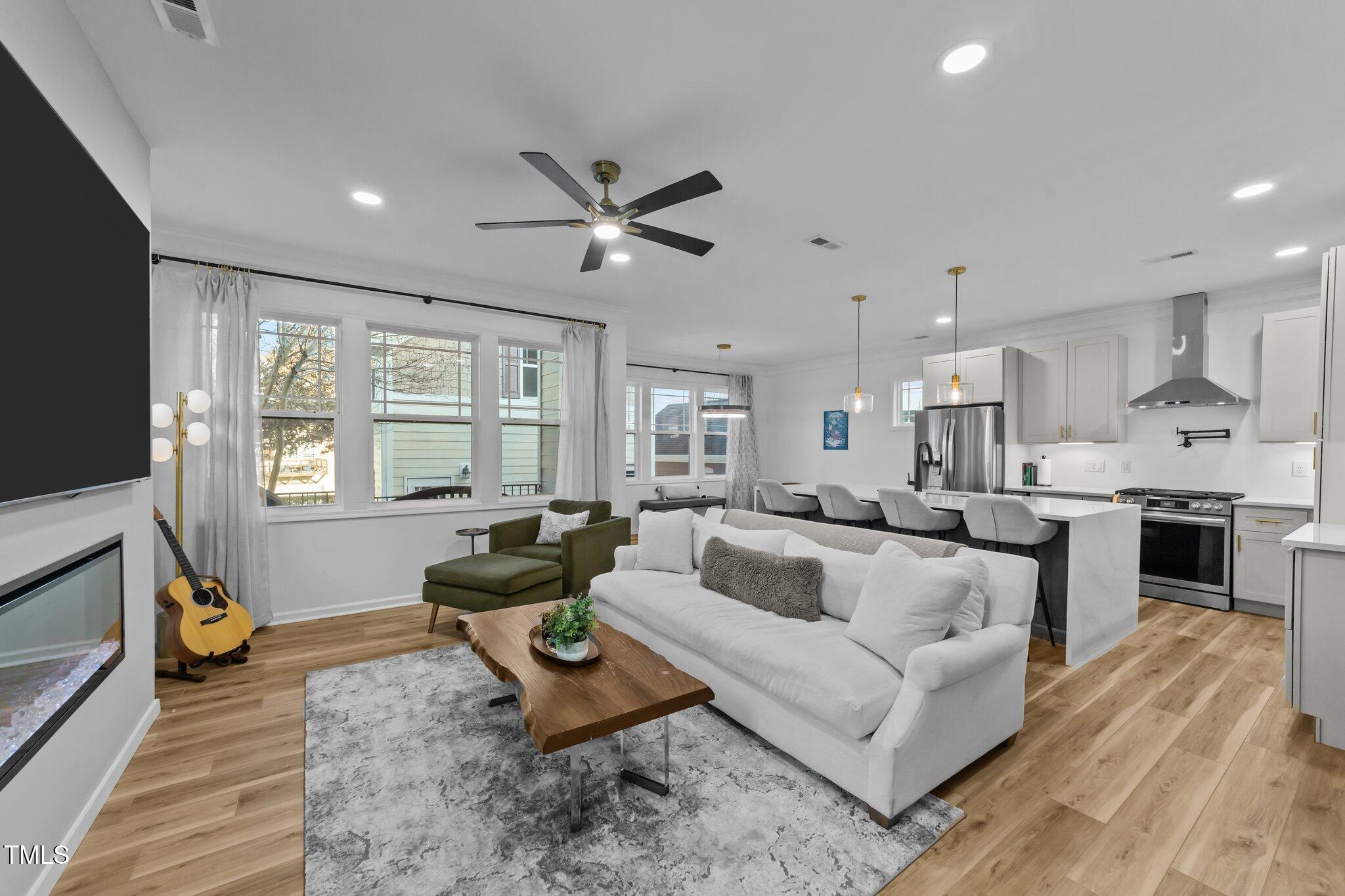 1536 Crafton Way