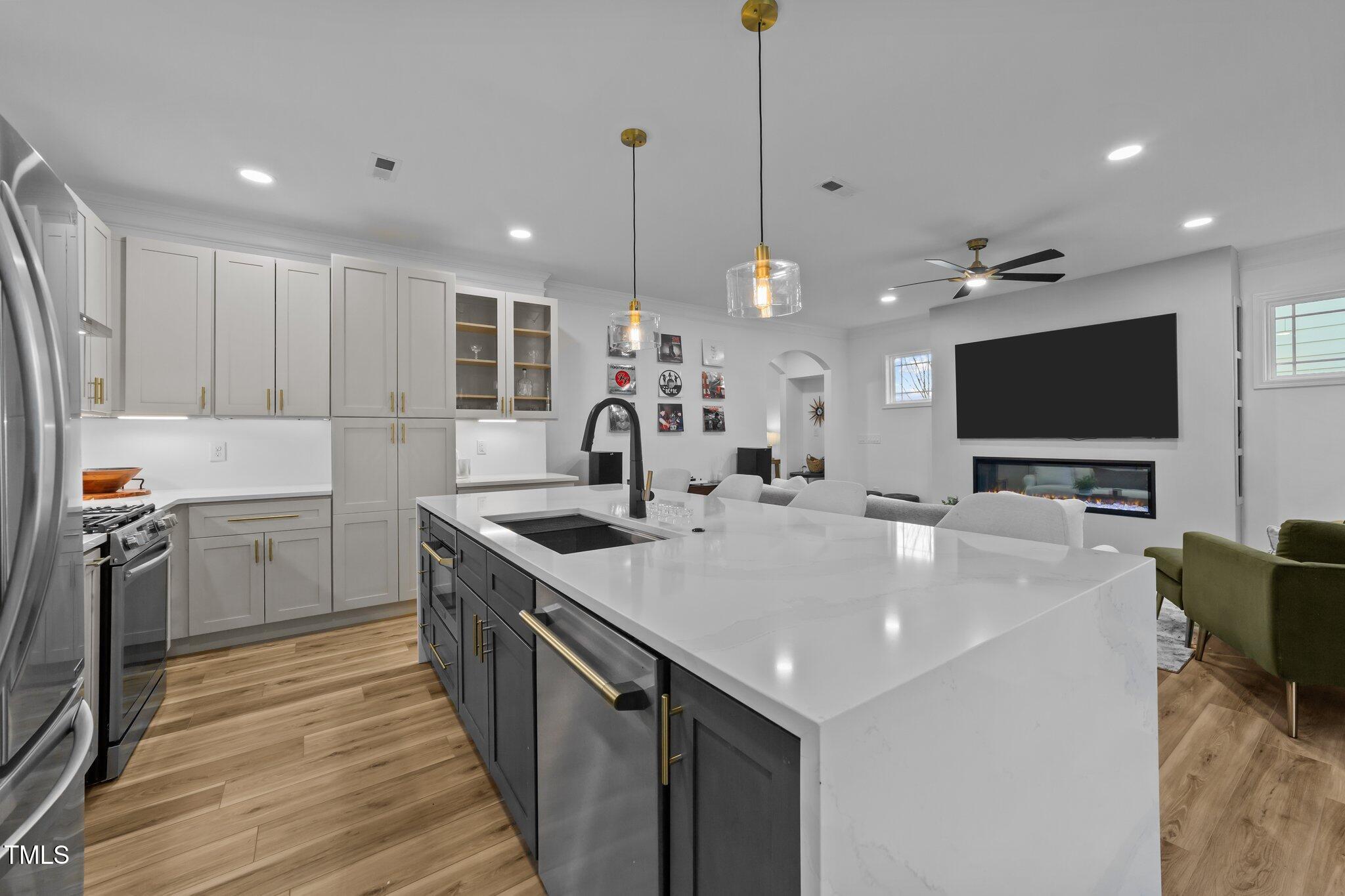 1536 Crafton Way