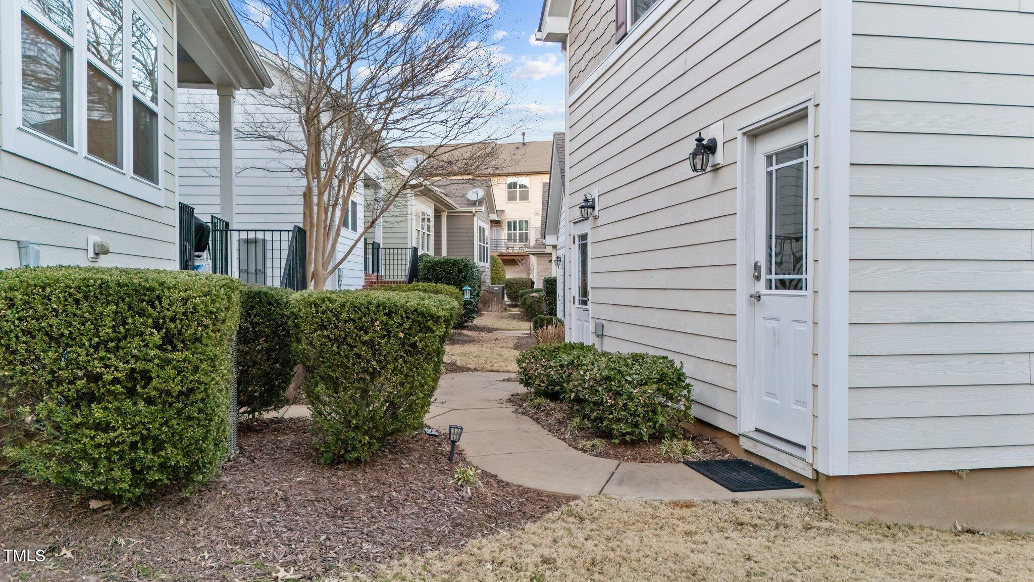 1536 Crafton Way