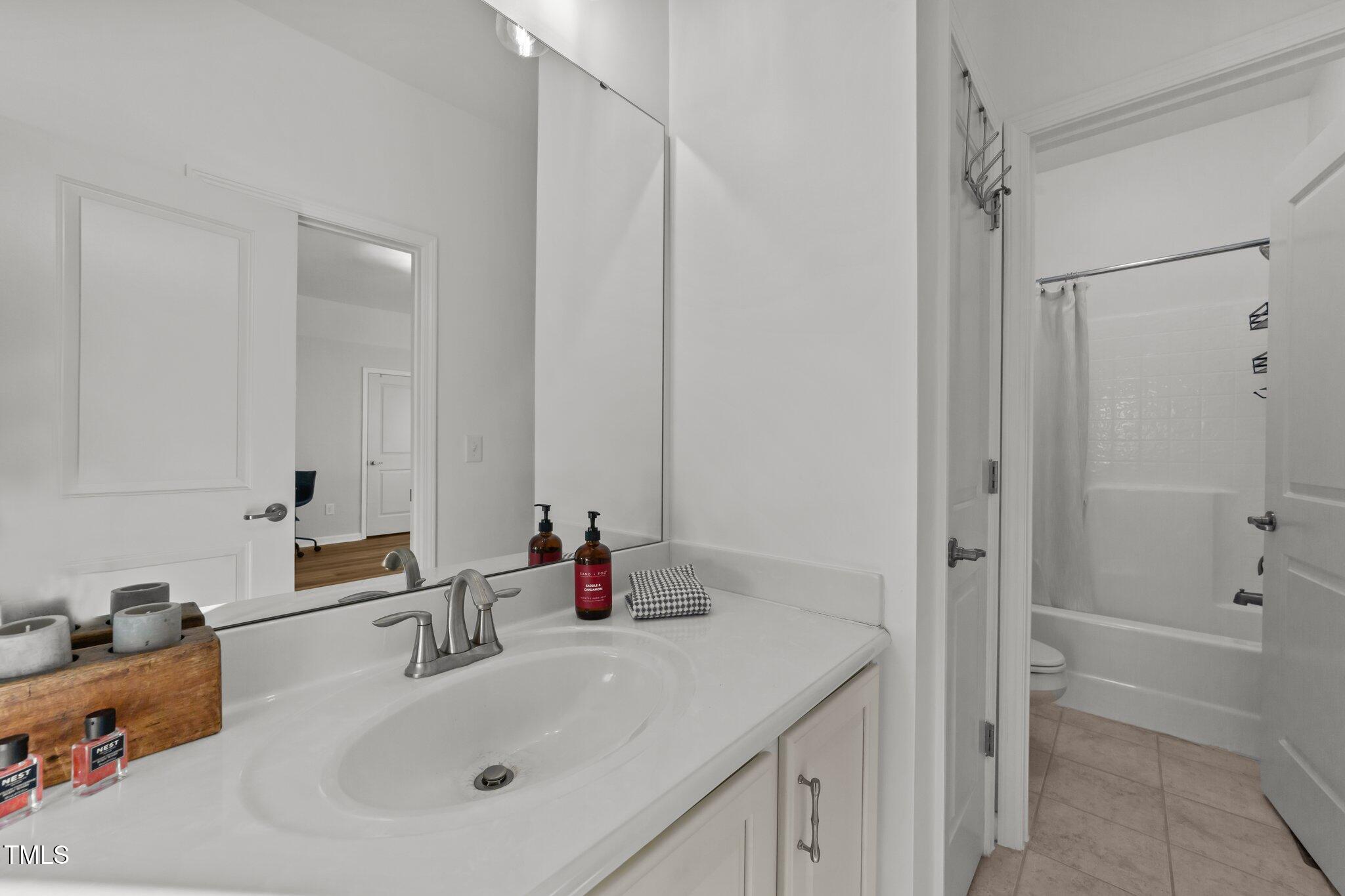 1536 Crafton Way
