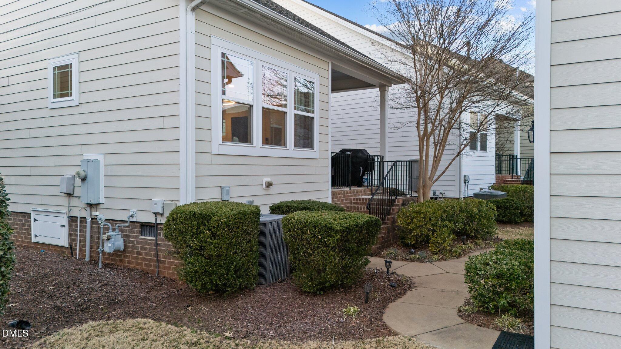 1536 Crafton Way