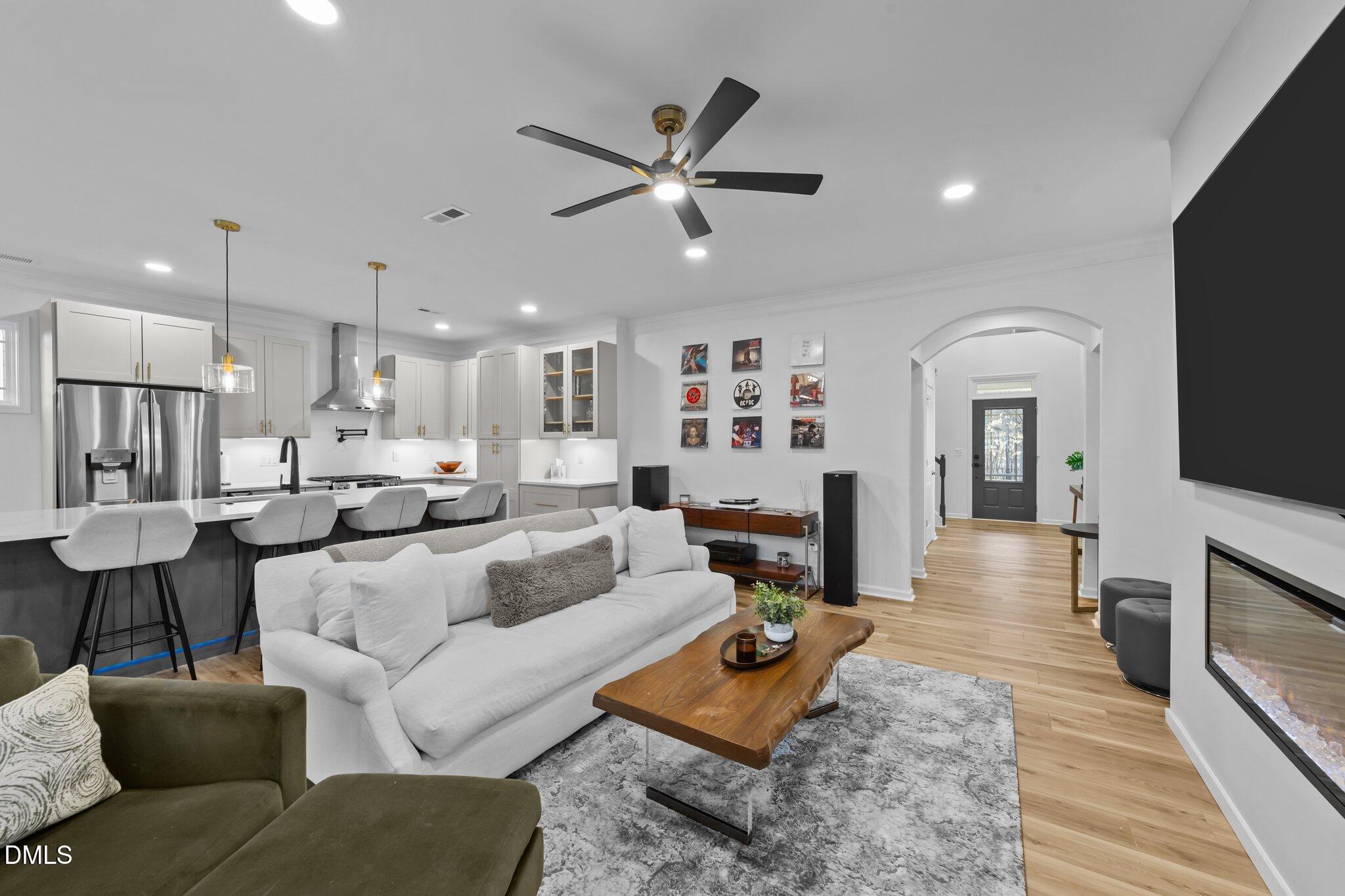 1536 Crafton Way