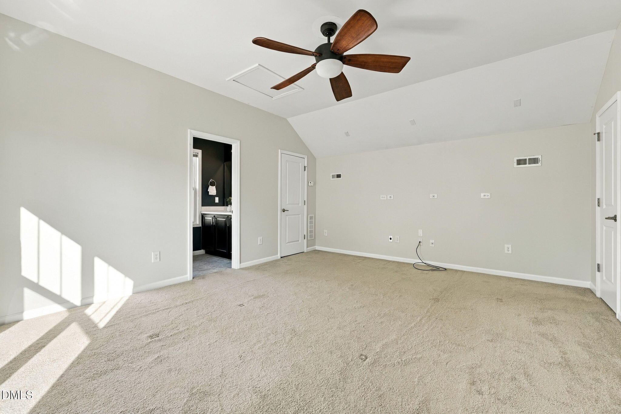 1513 Fullerton Place