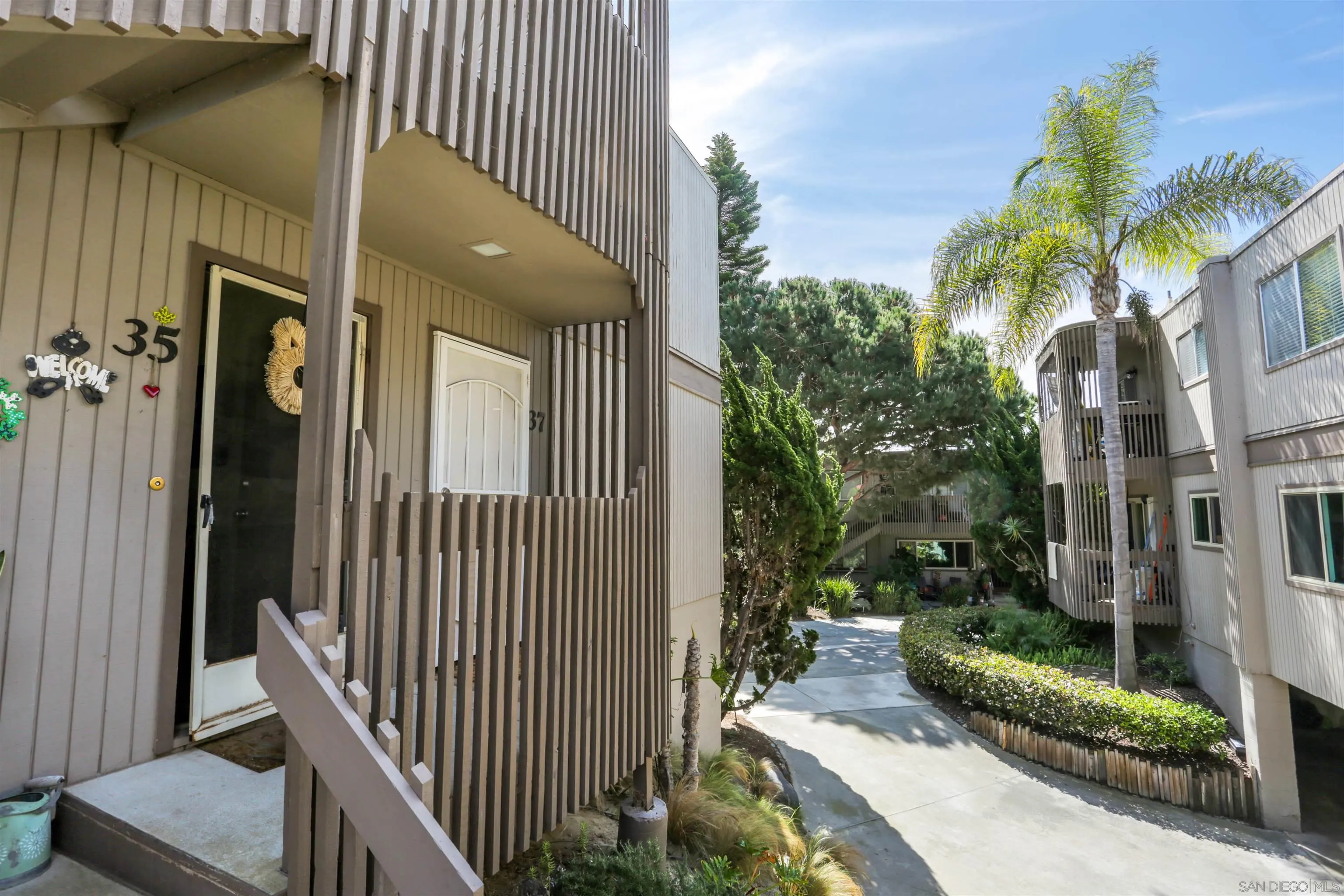 155 Rosebay Unit 37