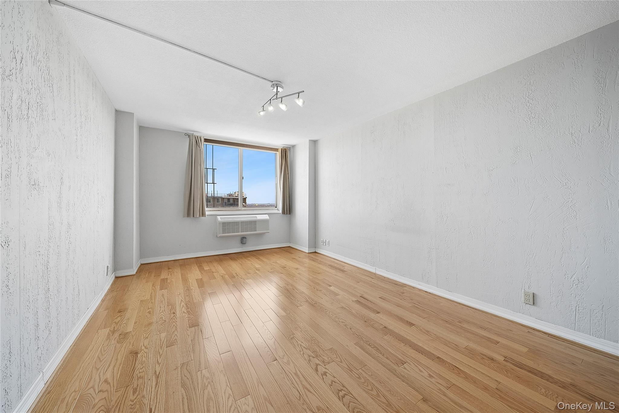 11817 Union Turnpike Unit: 21K