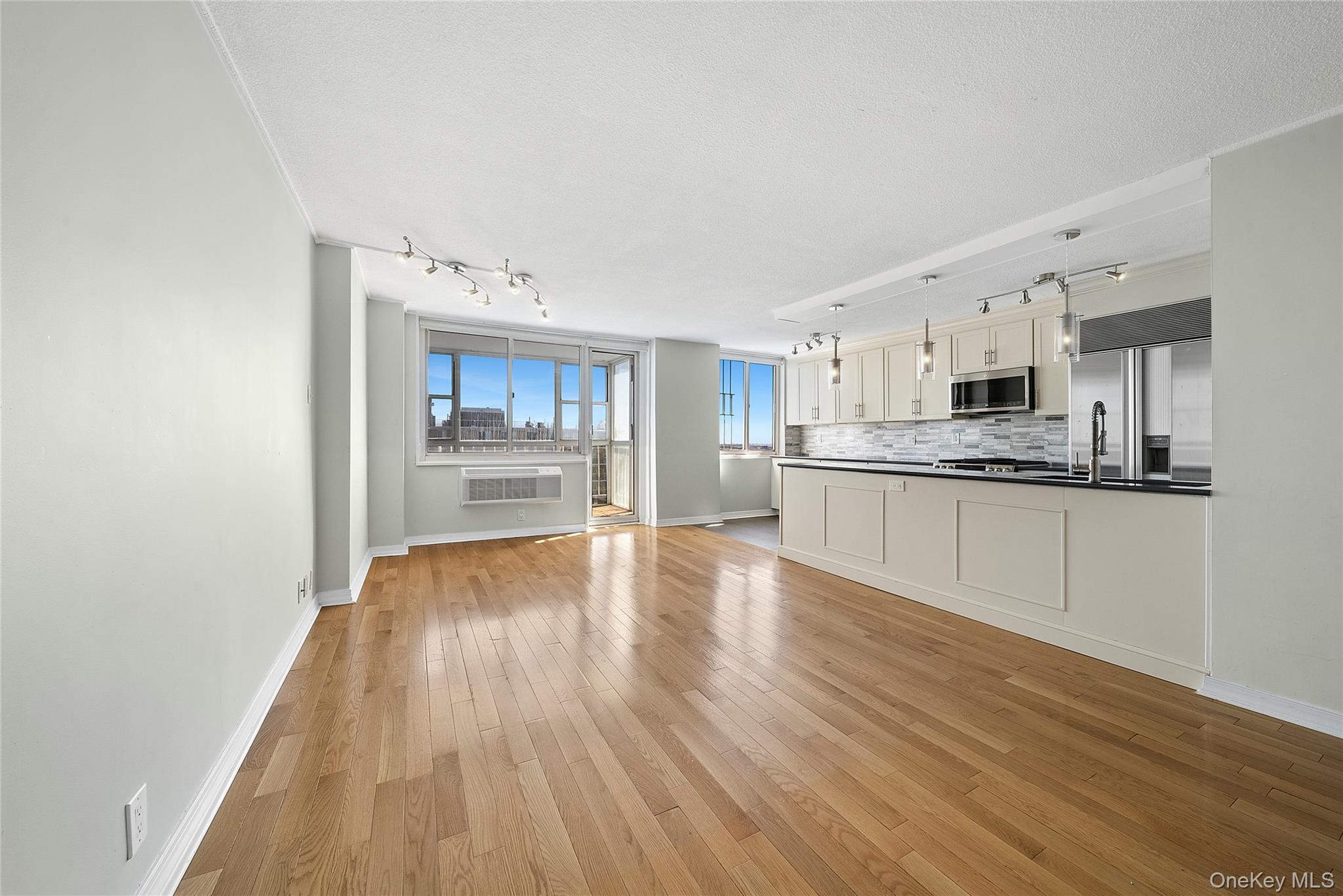 11817 Union Turnpike Unit: 21K