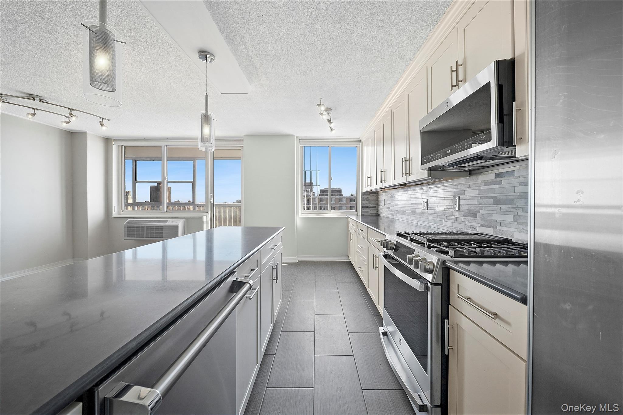 11817 Union Turnpike Unit: 21K