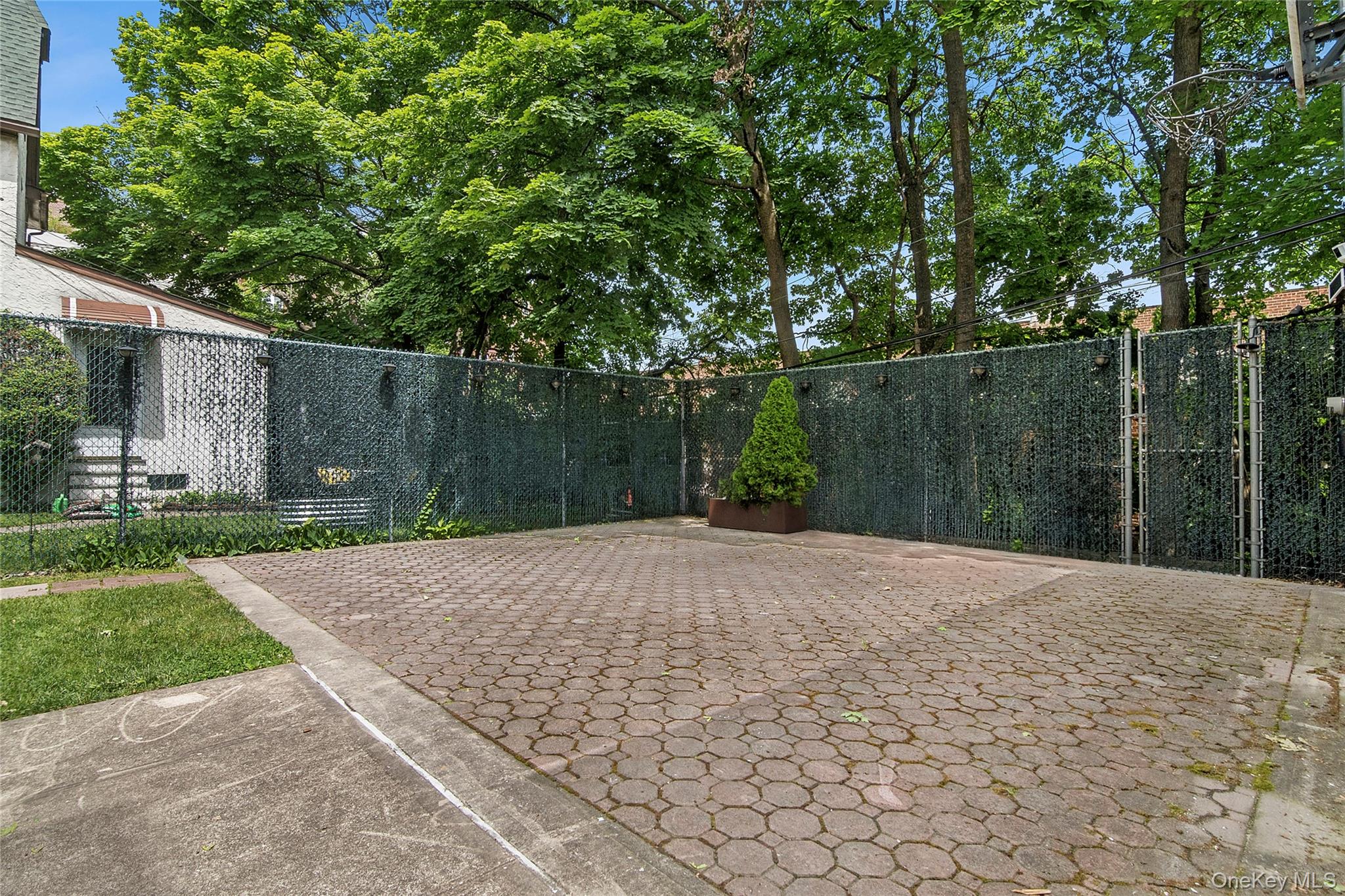 7715 Kew Forest Lane