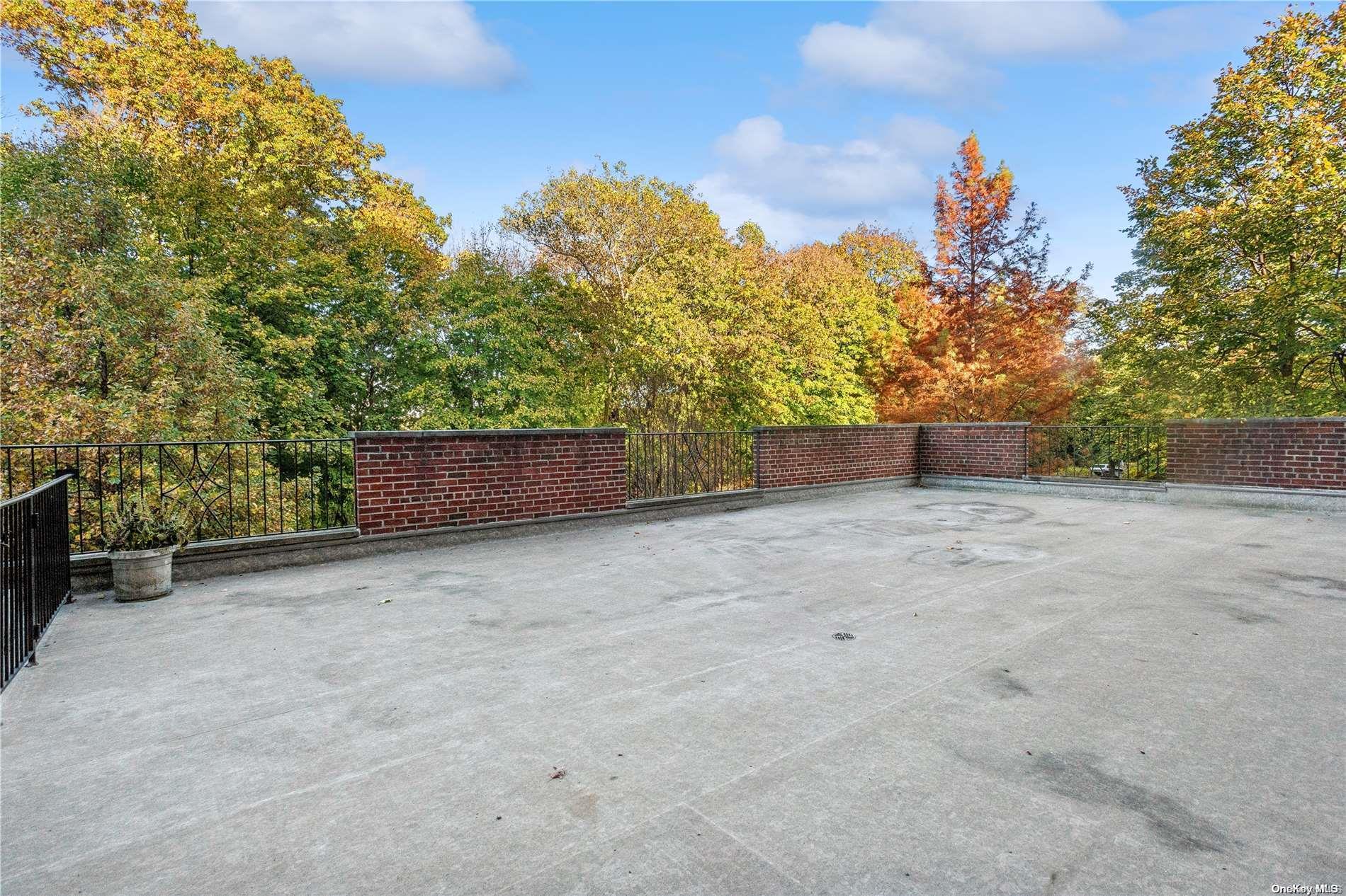 76-35 113th Street Unit: 1K