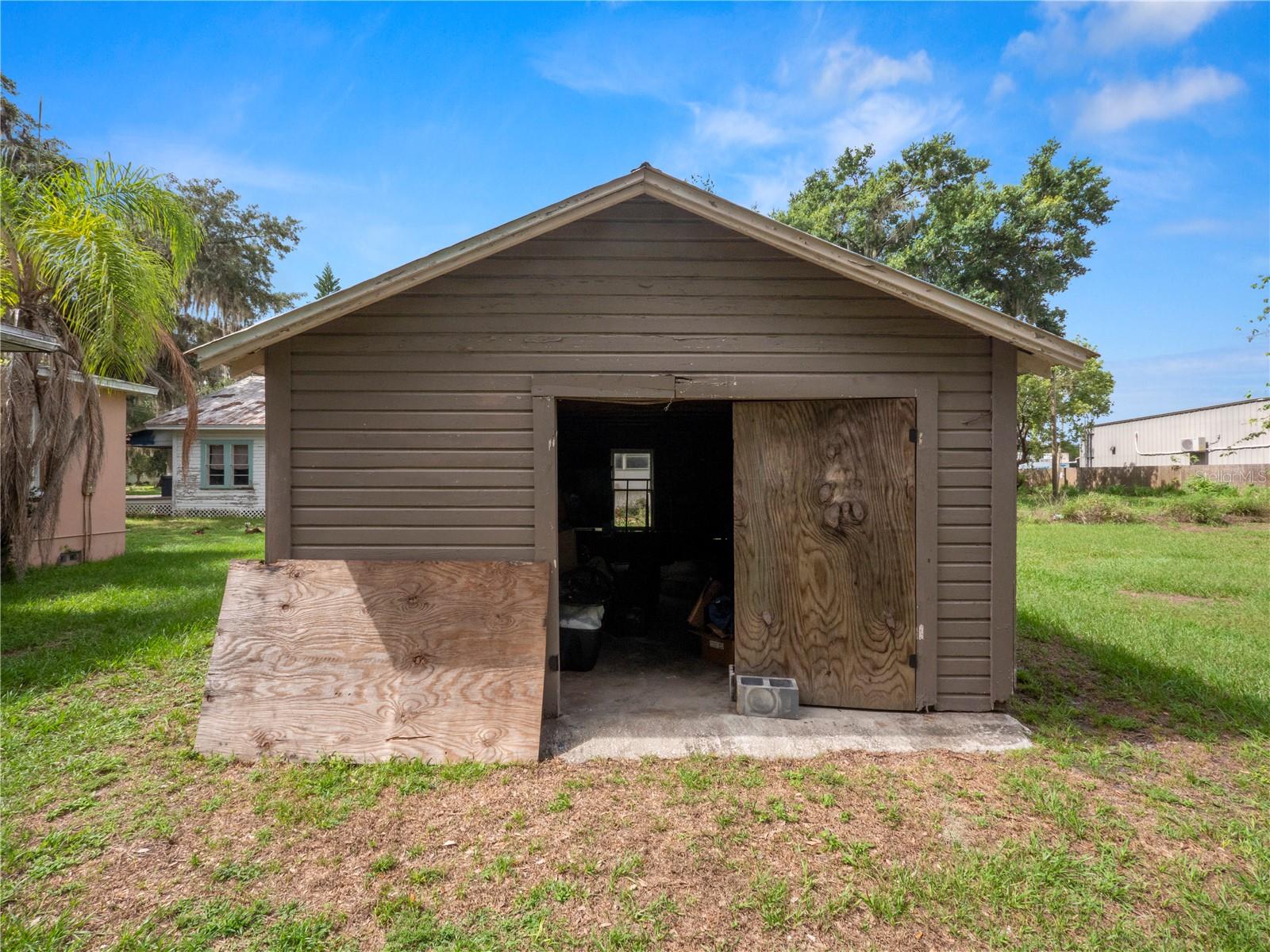 116 S LANIER AVE