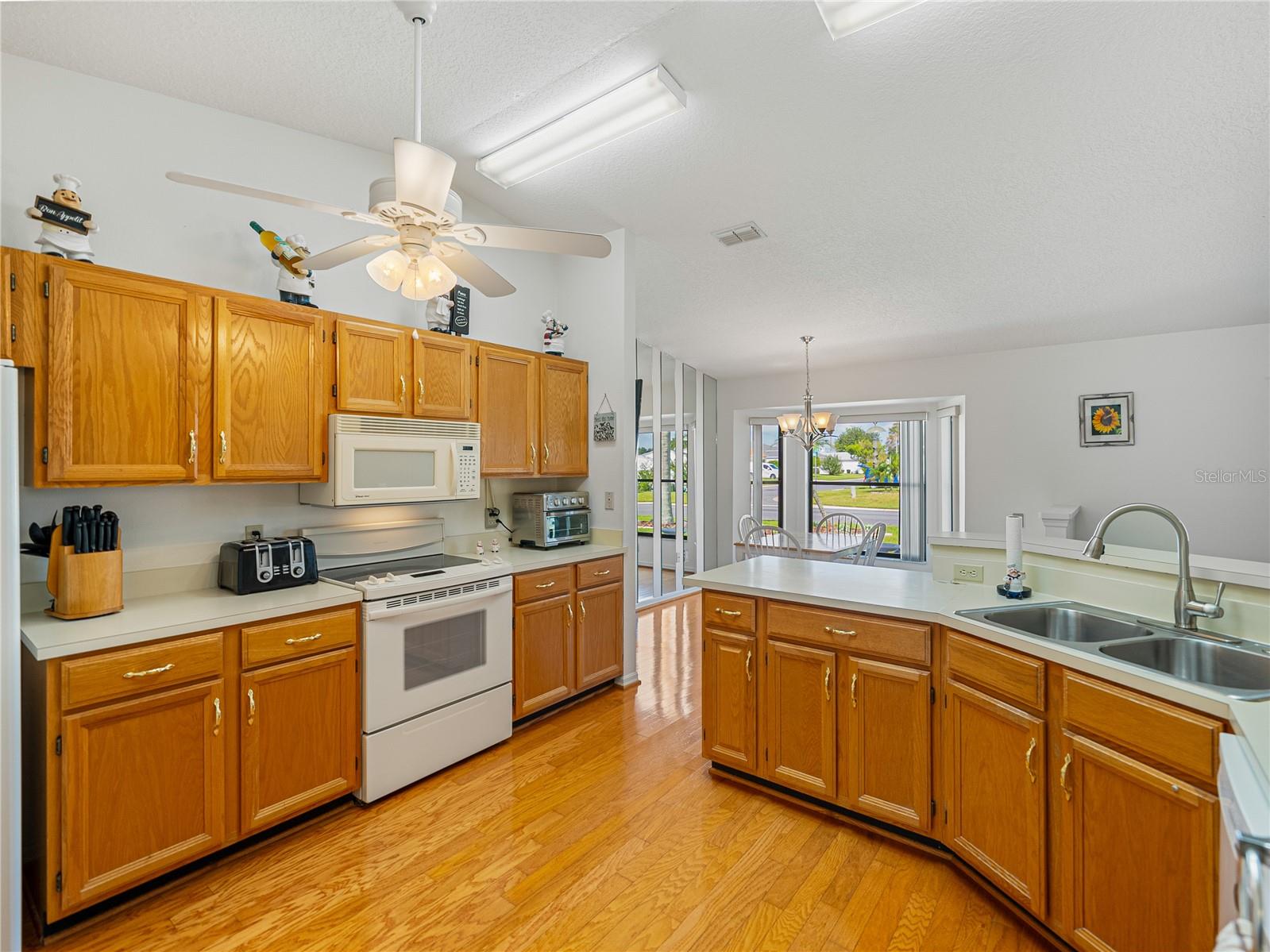 6194 SANDERLING DR