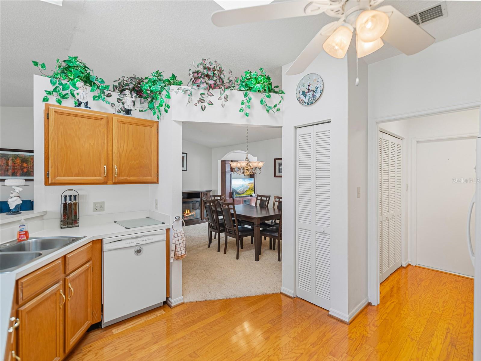 6194 SANDERLING DR