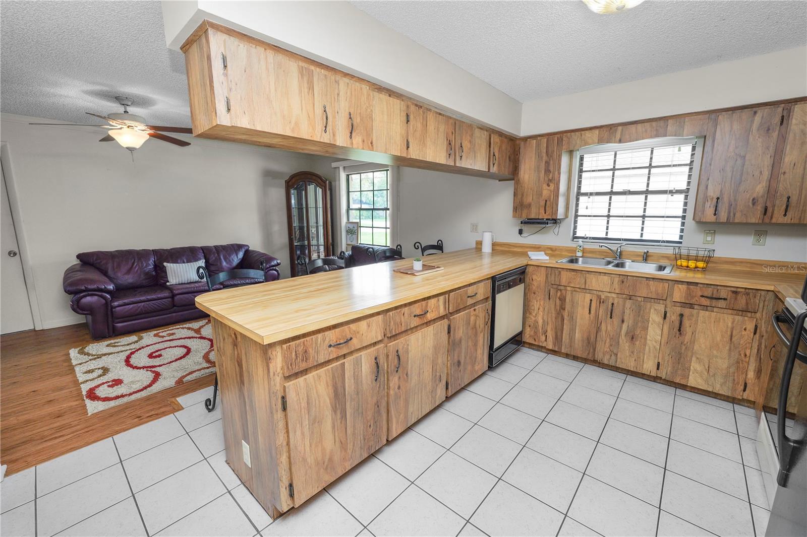 1917 LORI LN W