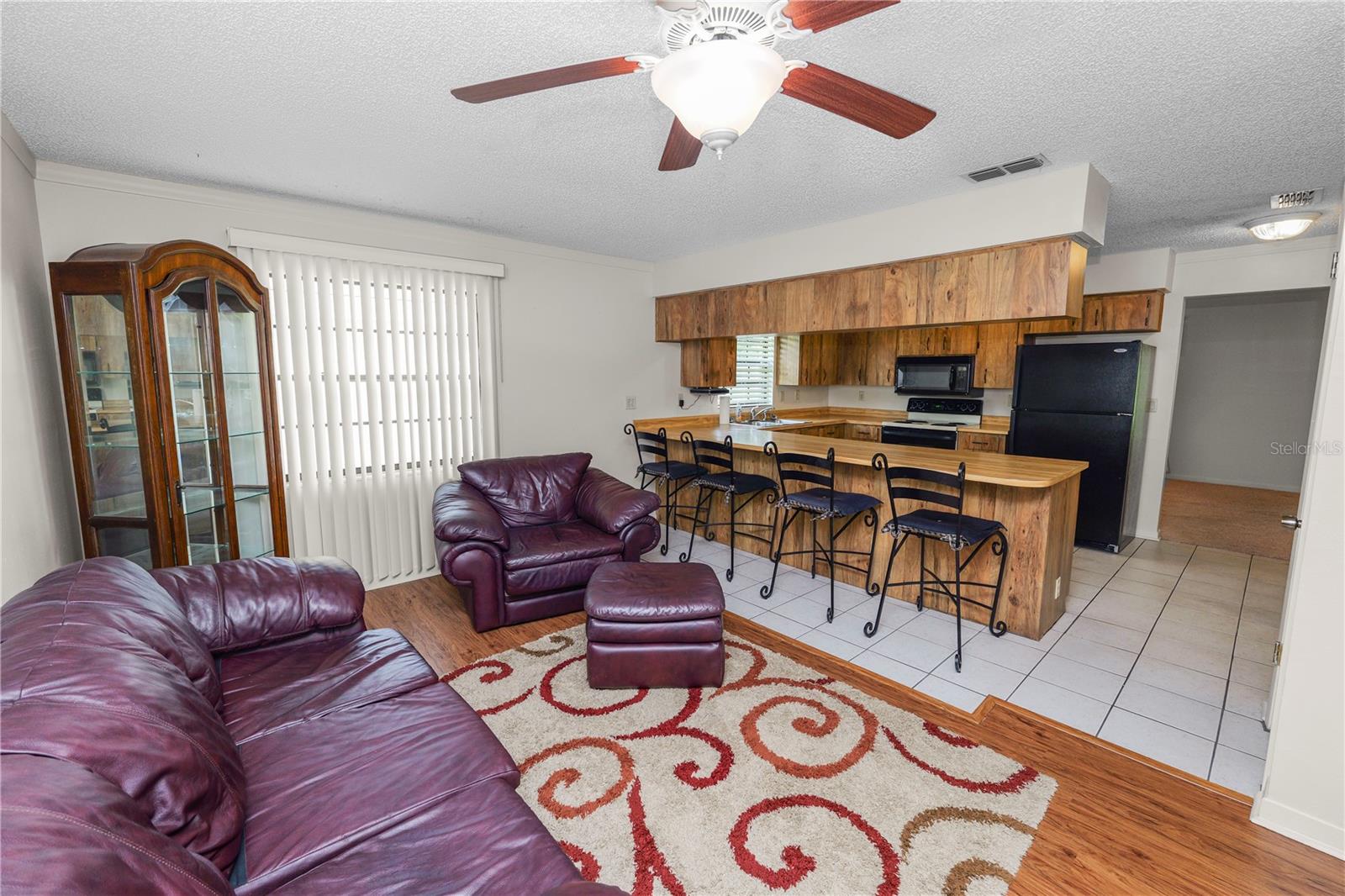 1917 LORI LN W
