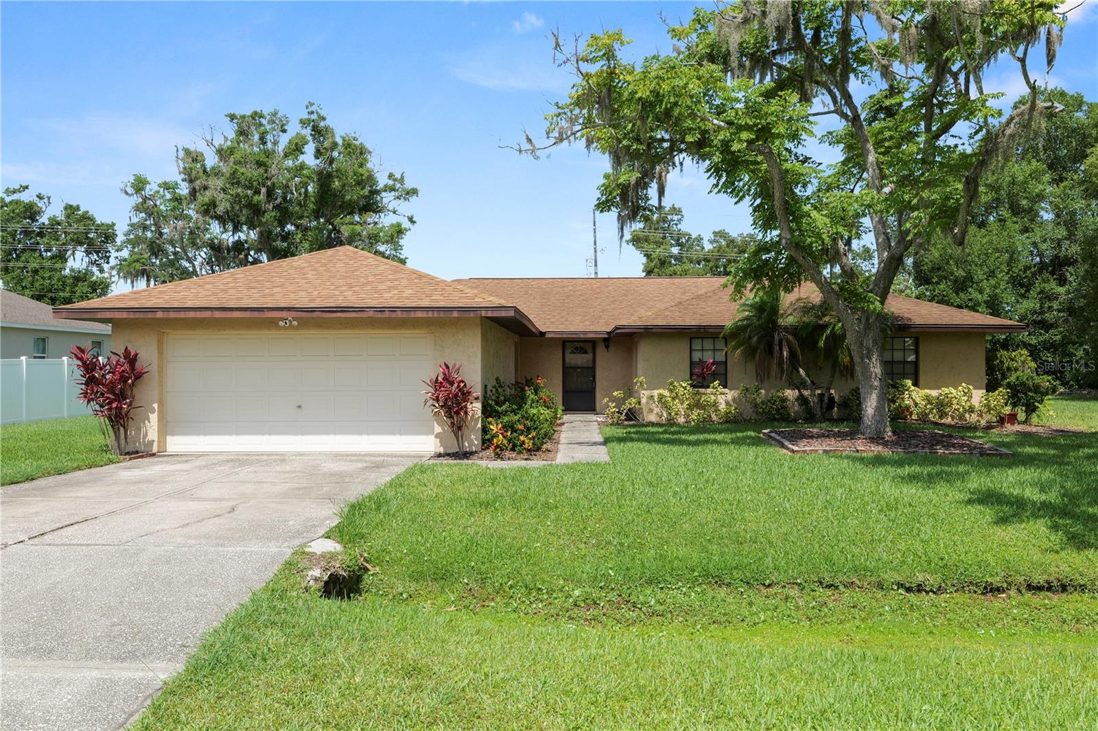 1917 LORI LN W