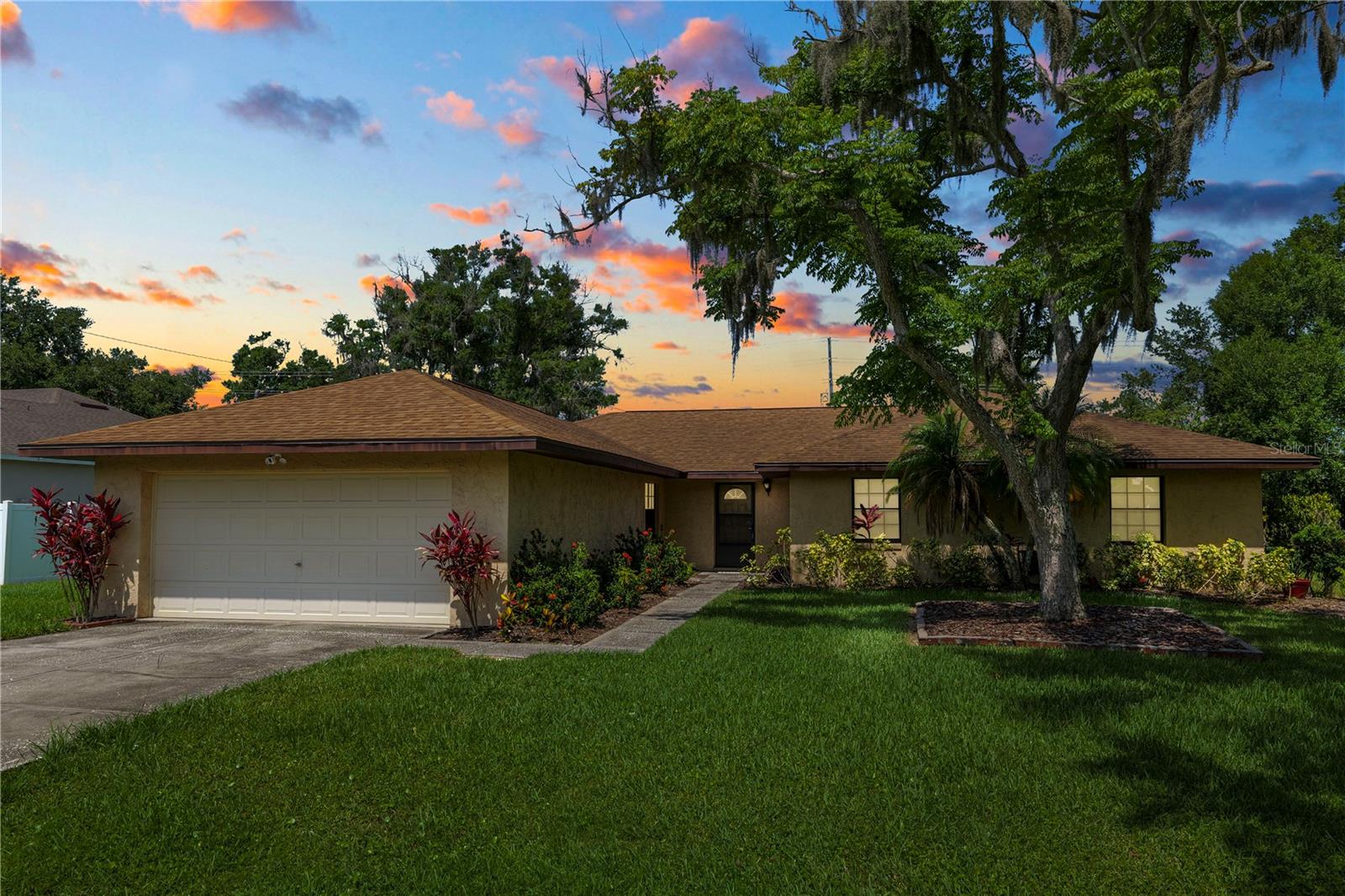 1917 LORI LN W