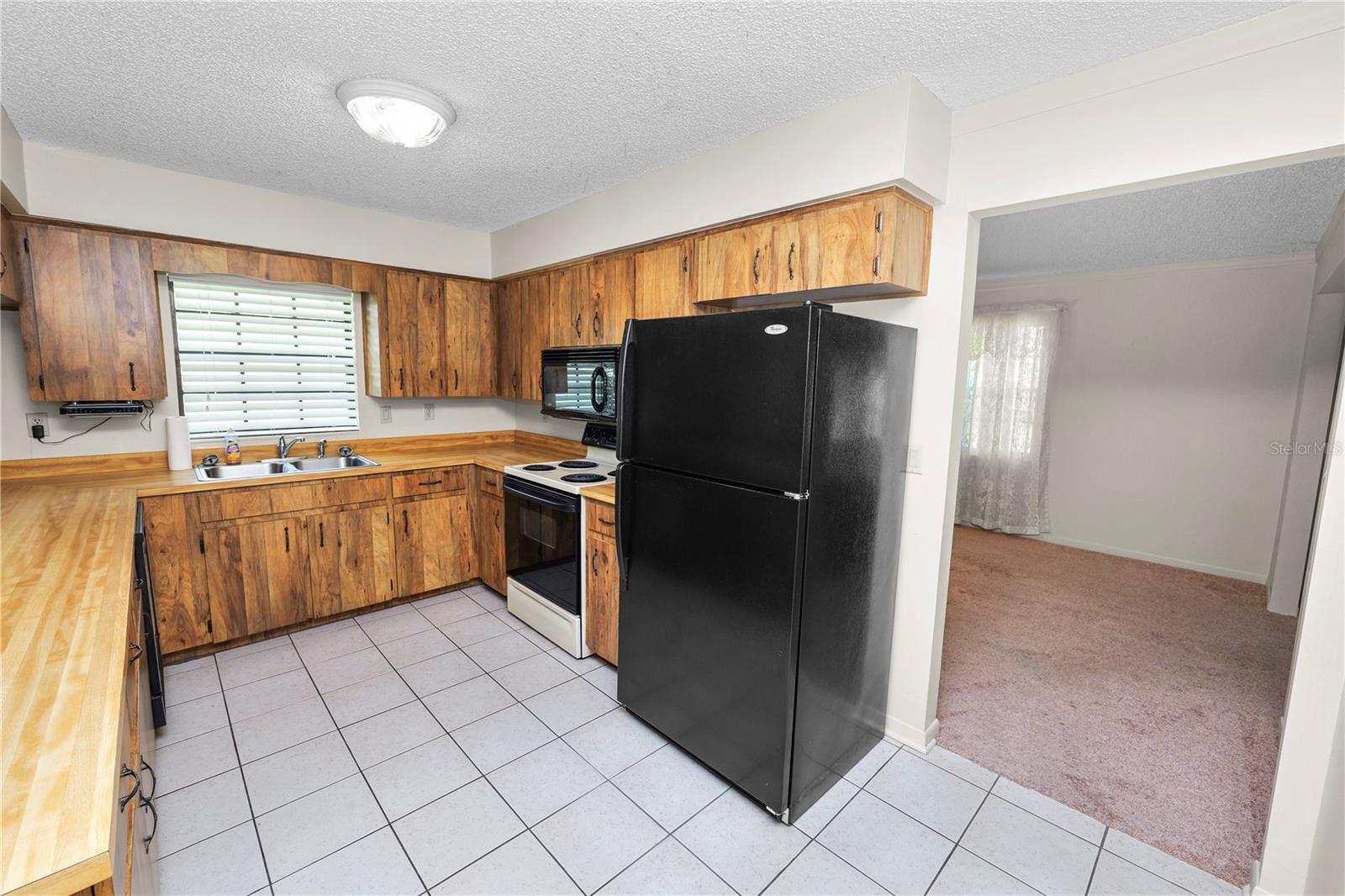 1917 LORI LN W