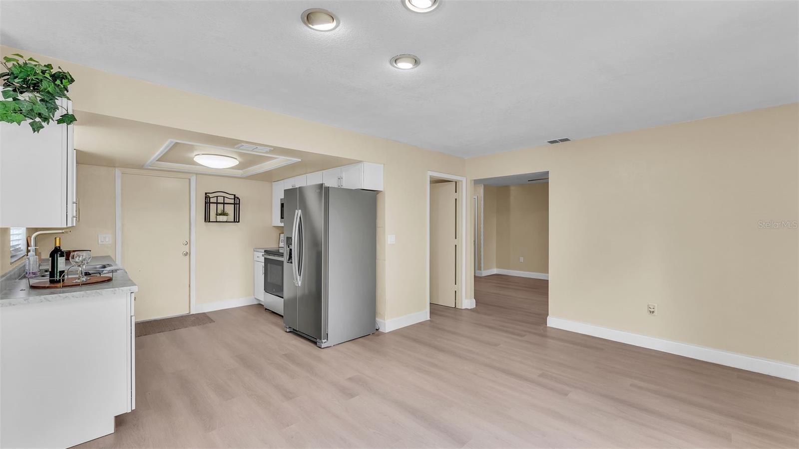 1100 LOWRY AVE #69