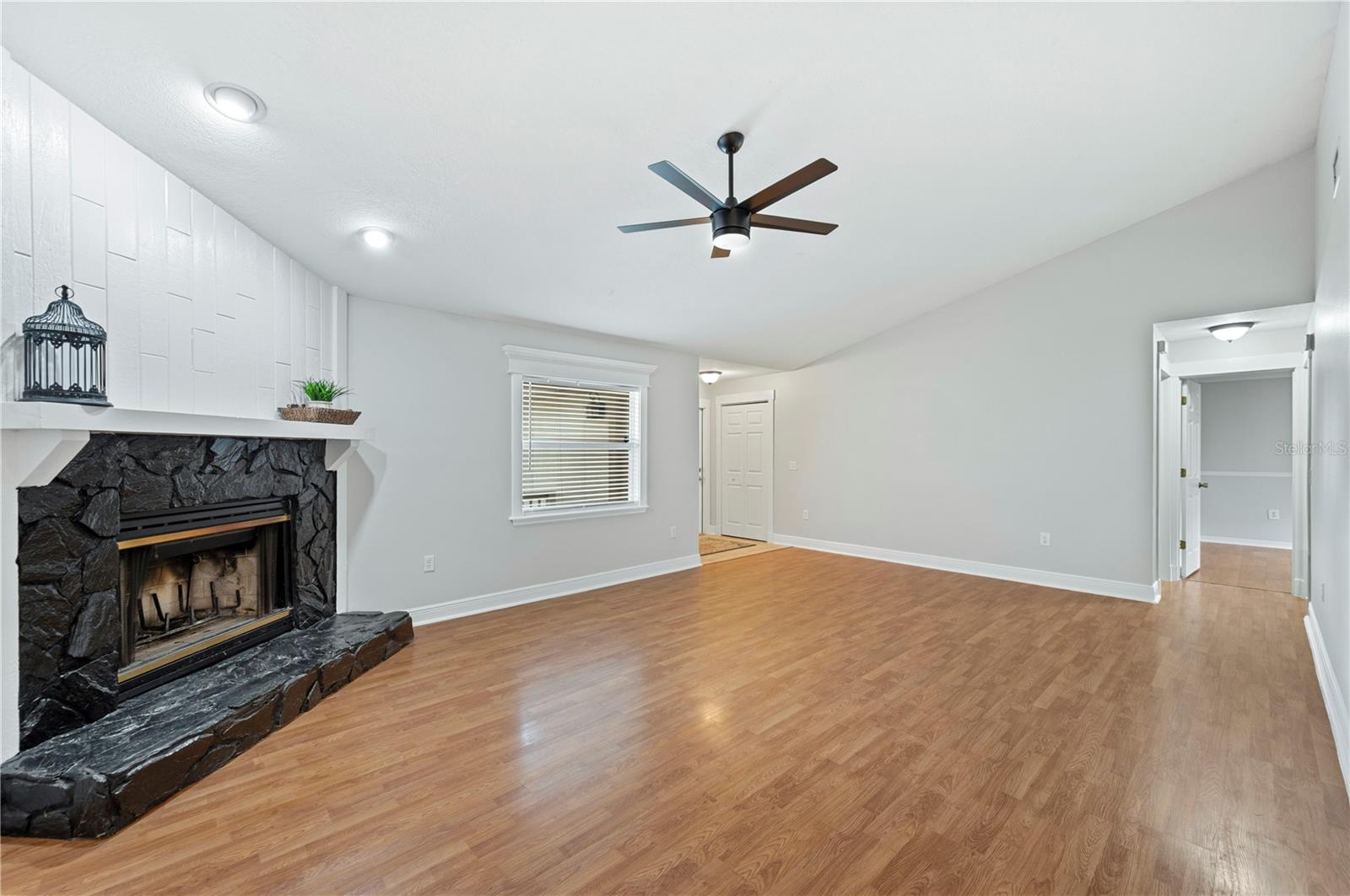 1054 COLONY PARK DR