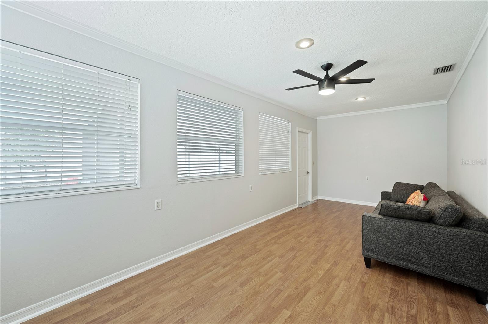 1054 COLONY PARK DR