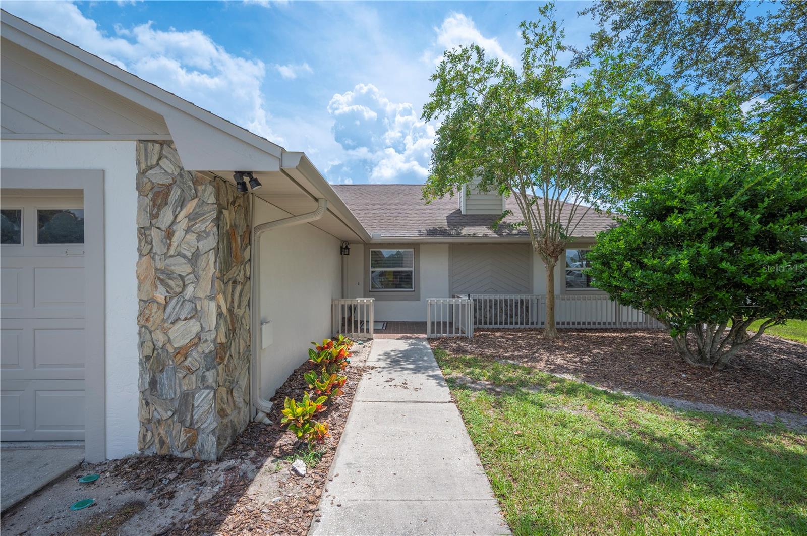 1054 COLONY PARK DR