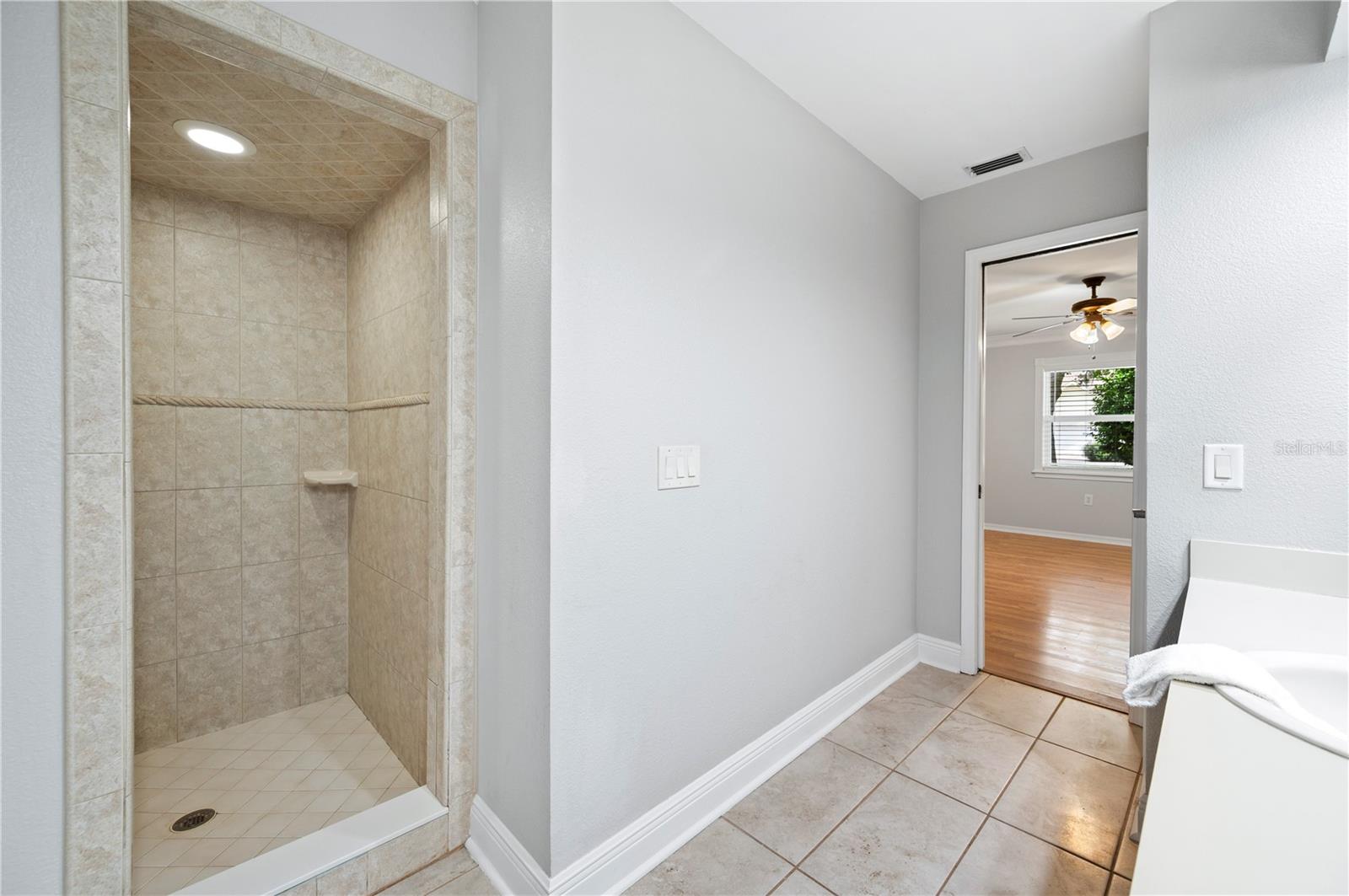1054 COLONY PARK DR