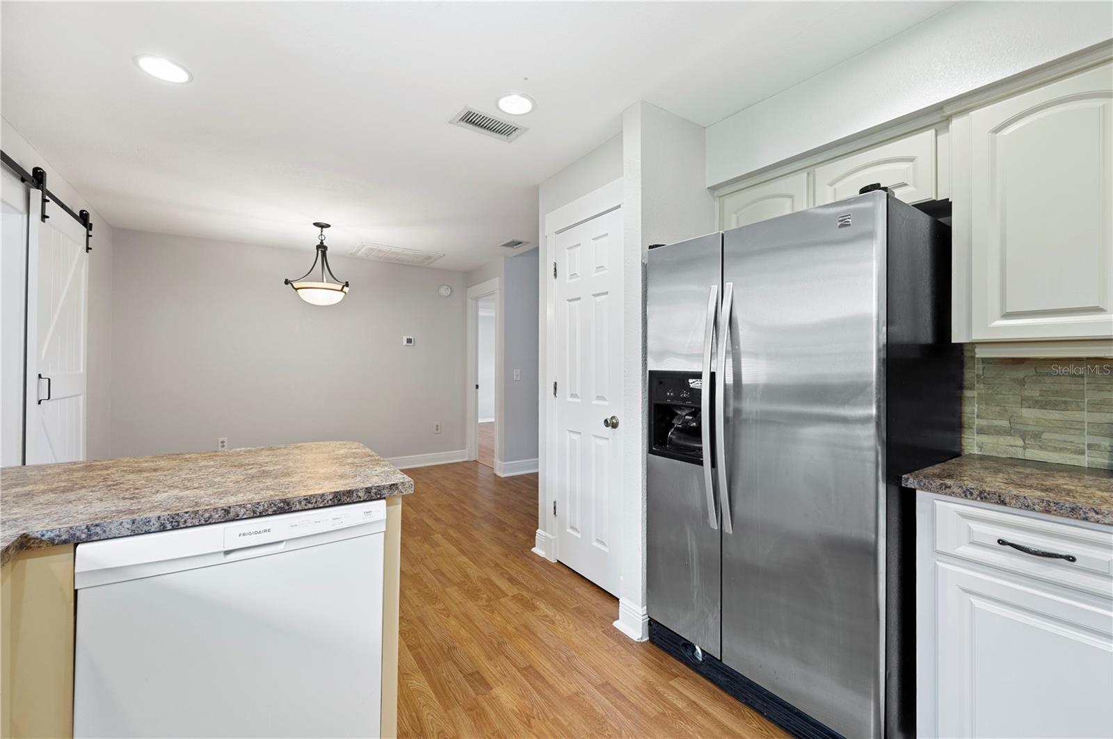 1054 COLONY PARK DR