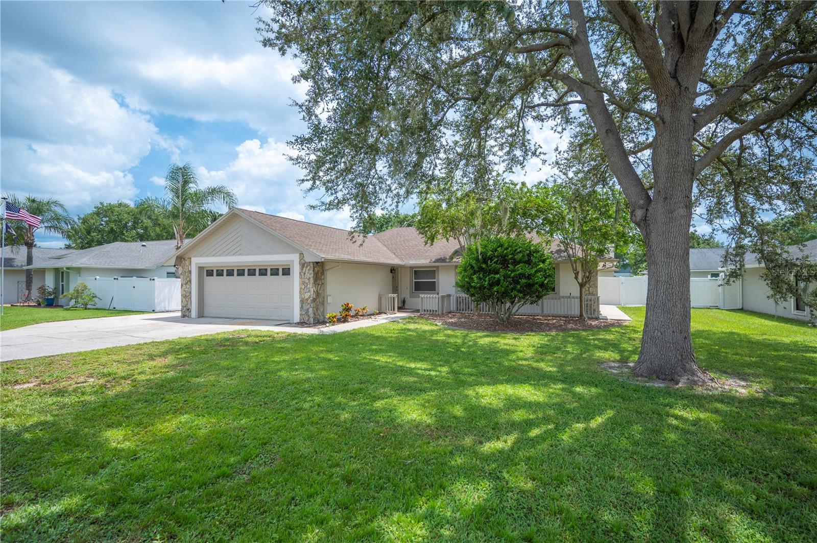 1054 COLONY PARK DR