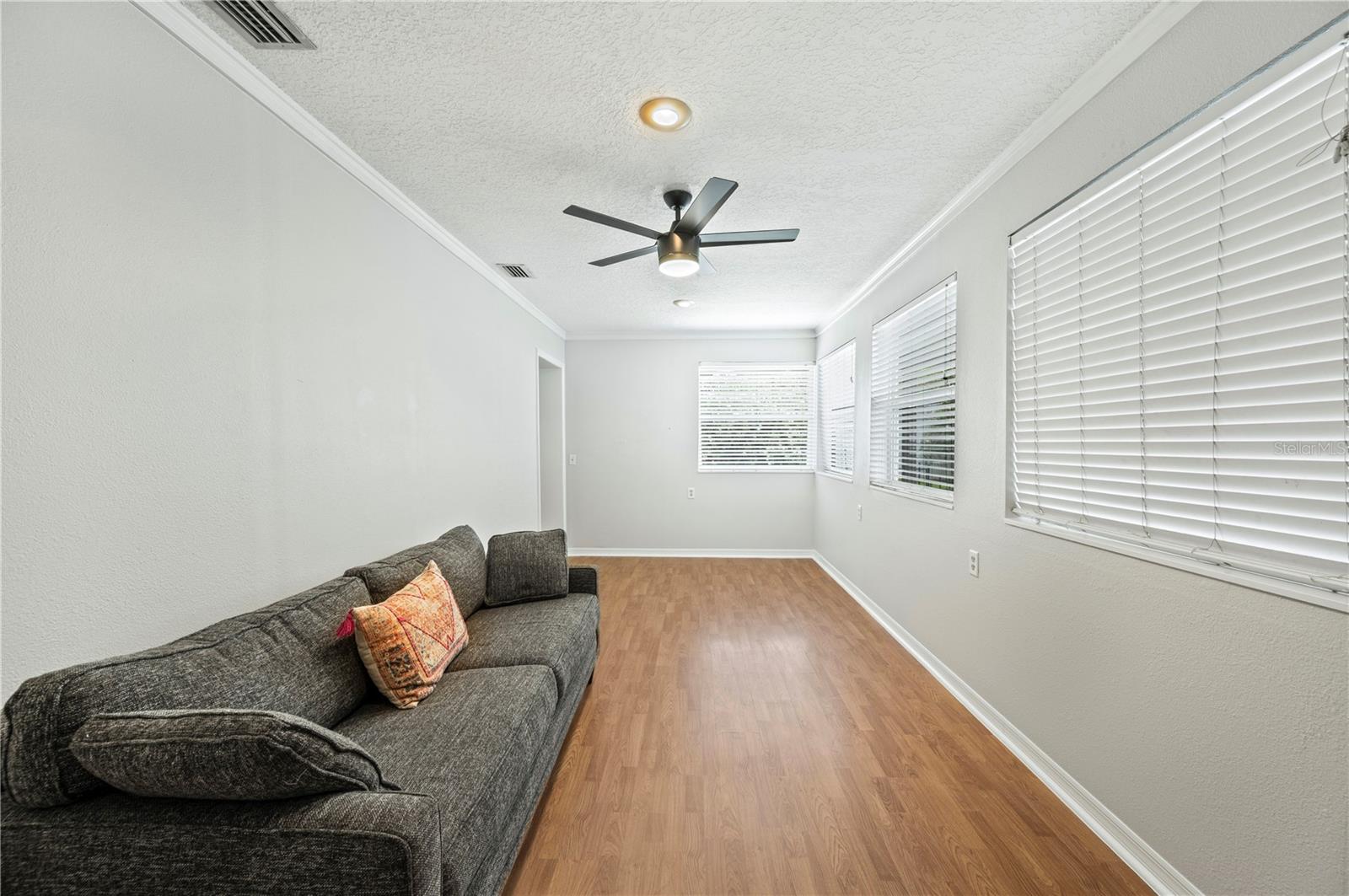1054 COLONY PARK DR