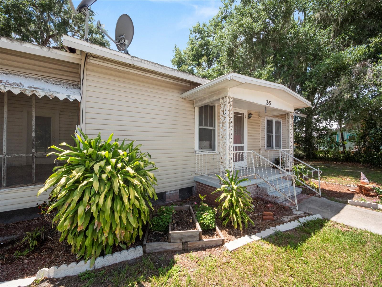 26 S LANIER AVE