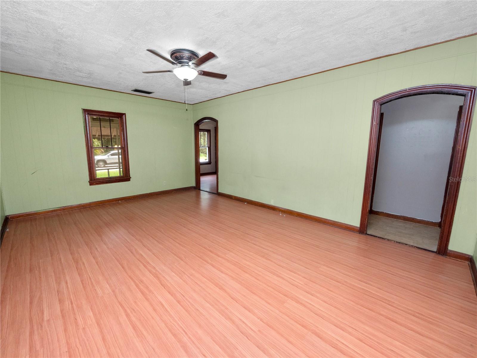 26 S LANIER AVE