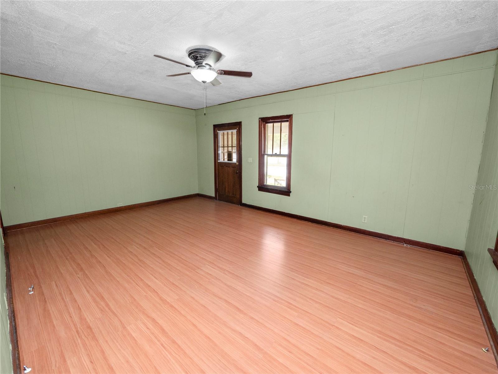 26 S LANIER AVE