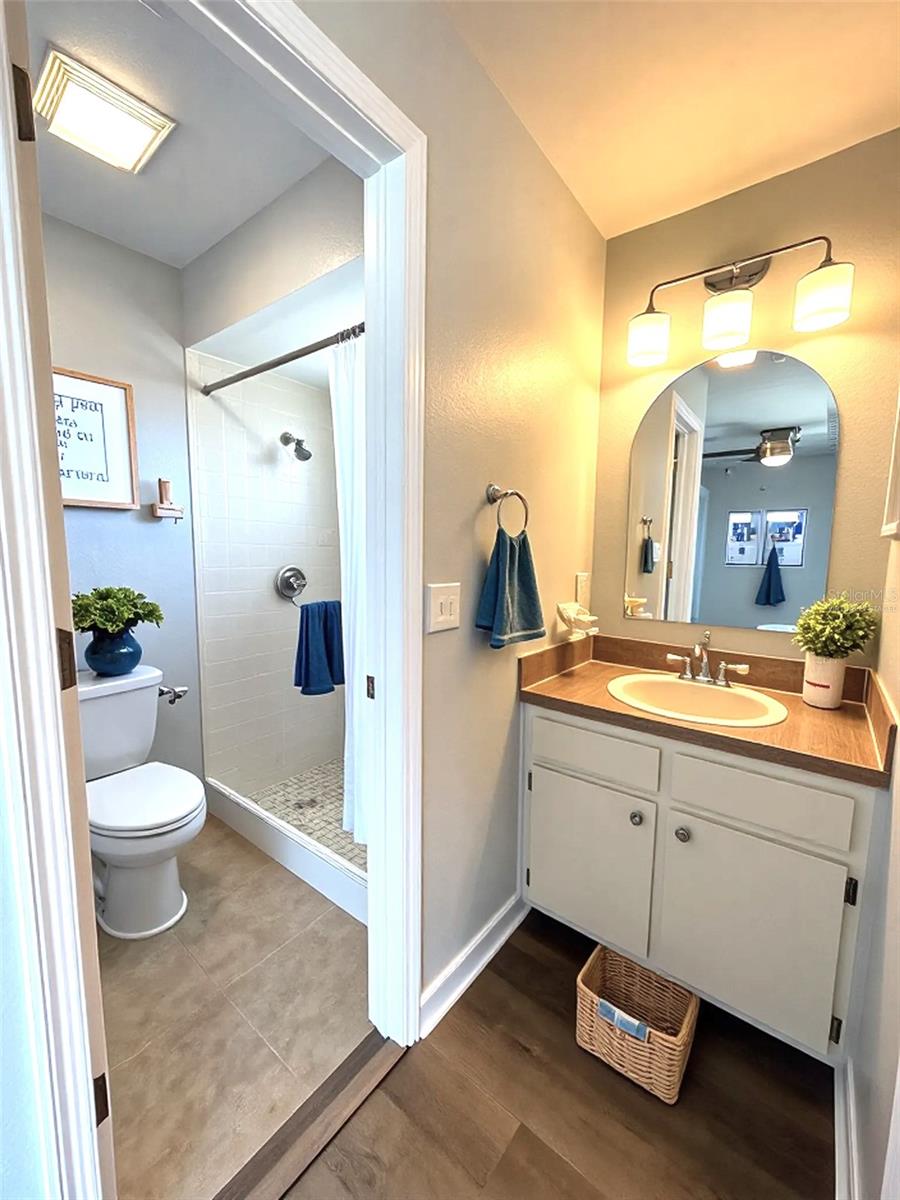 6311 HIGHLAND GARDENS CT