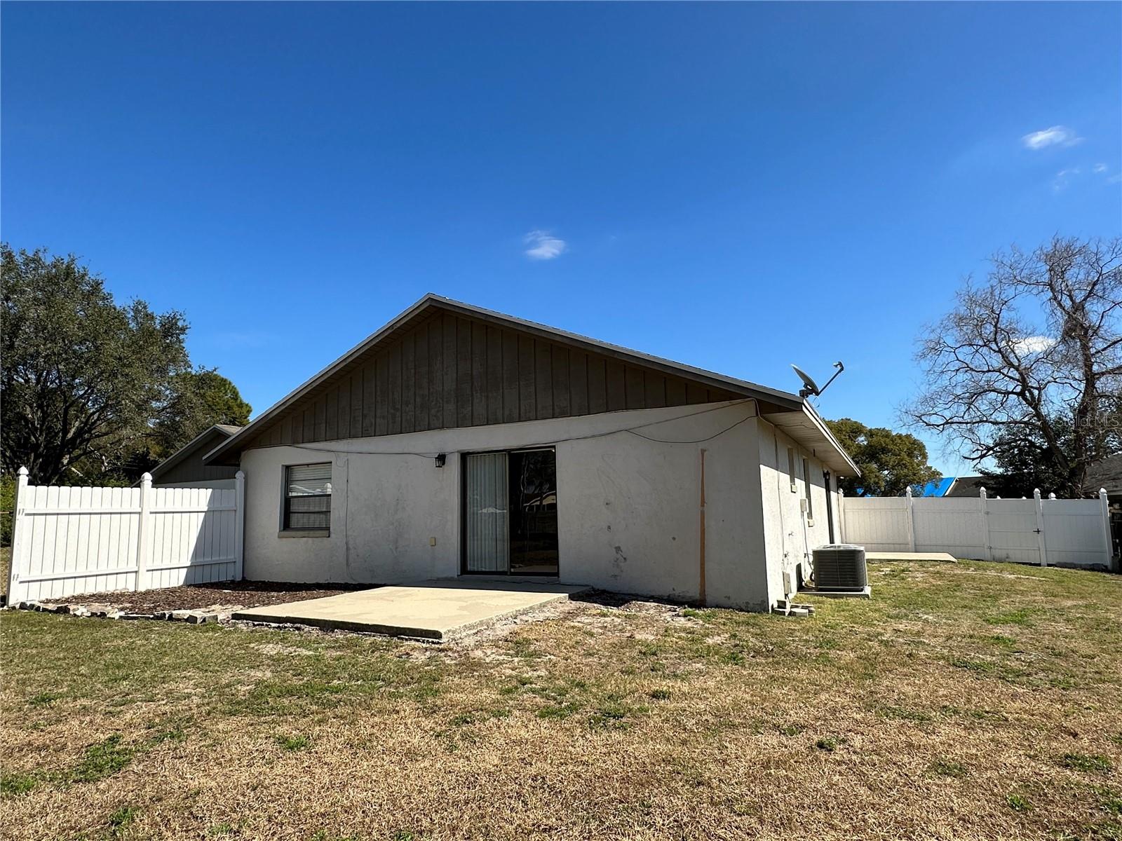 6311 HIGHLAND GARDENS CT