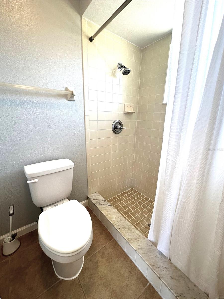 6311 HIGHLAND GARDENS CT