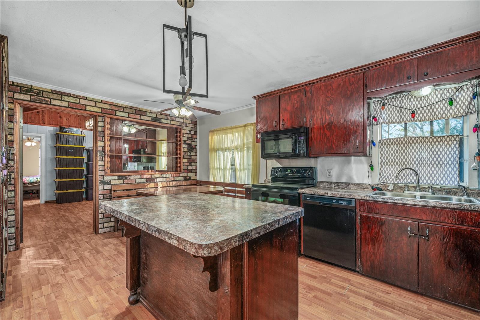 3250 MOUNTAIN LAKE CUTOFF RD