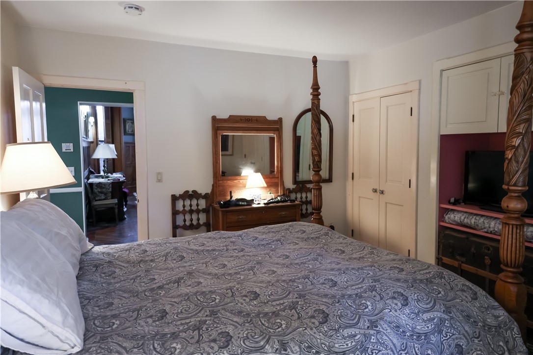 6 Howe Avenue 3