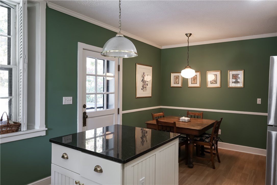 6 Howe Avenue 3