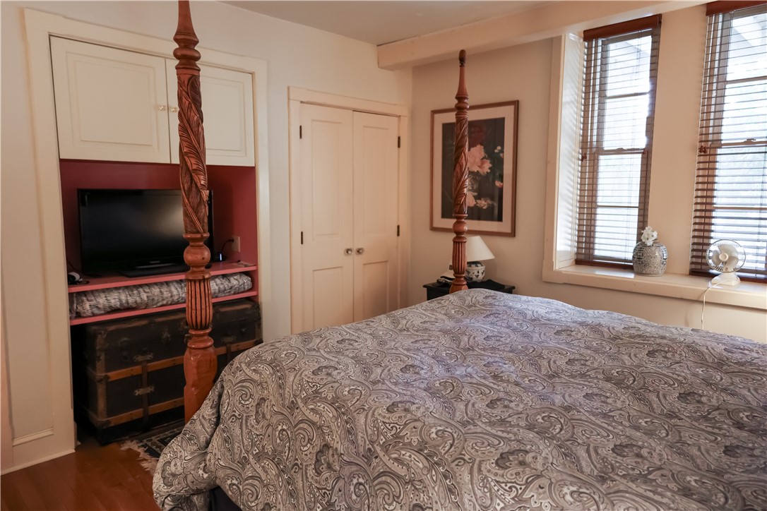 6 Howe Avenue 3