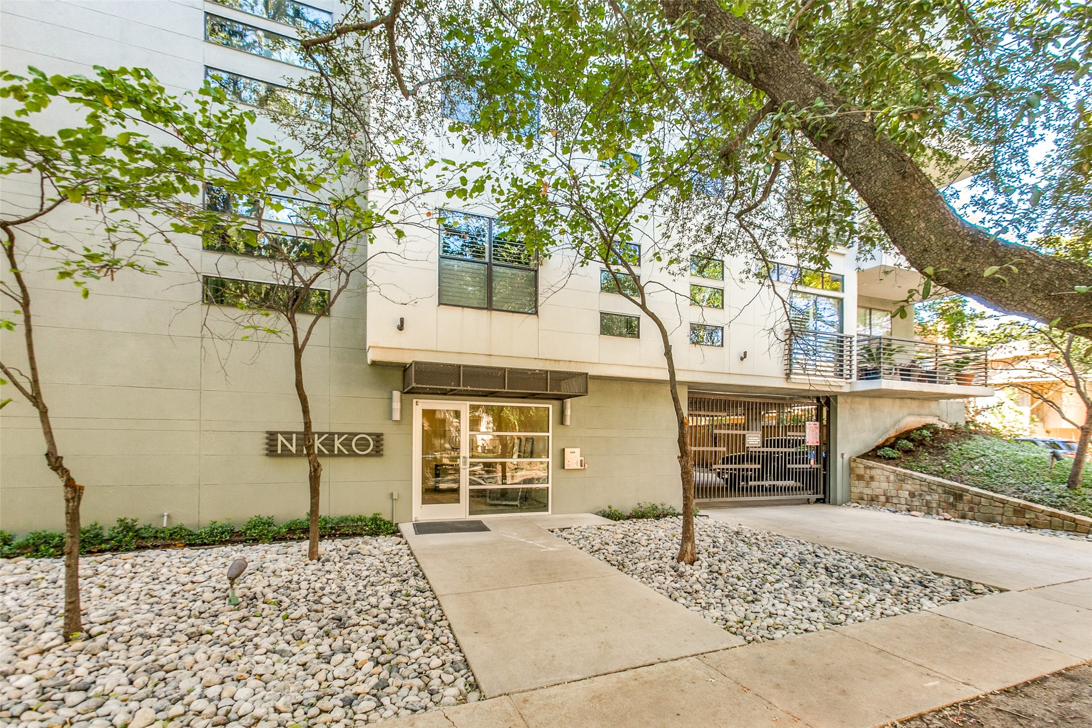 4411 Bowser Avenue 203
