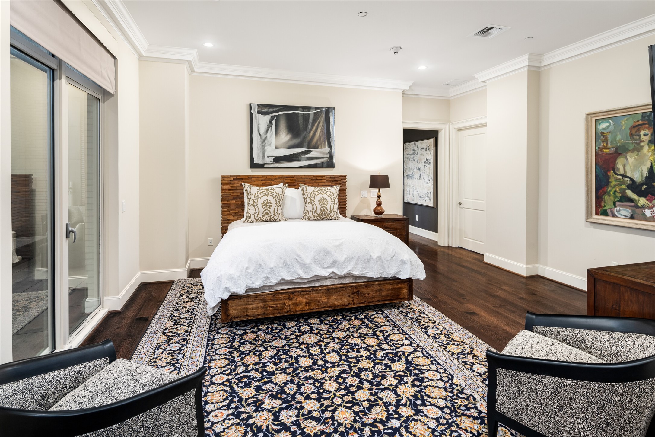 2555 N Pearl Street 2101