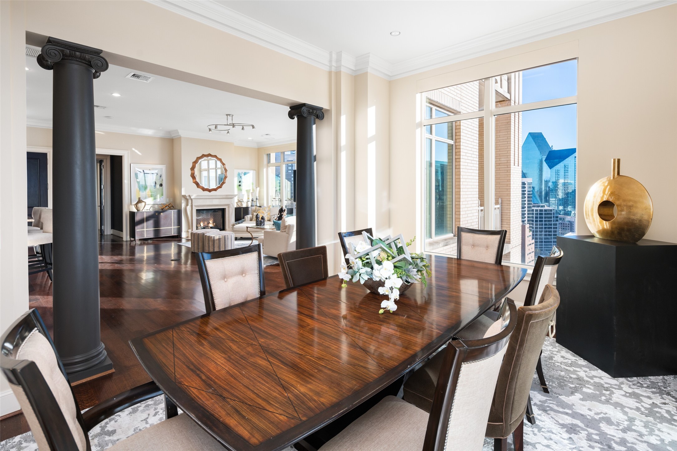 2555 N Pearl Street 2101