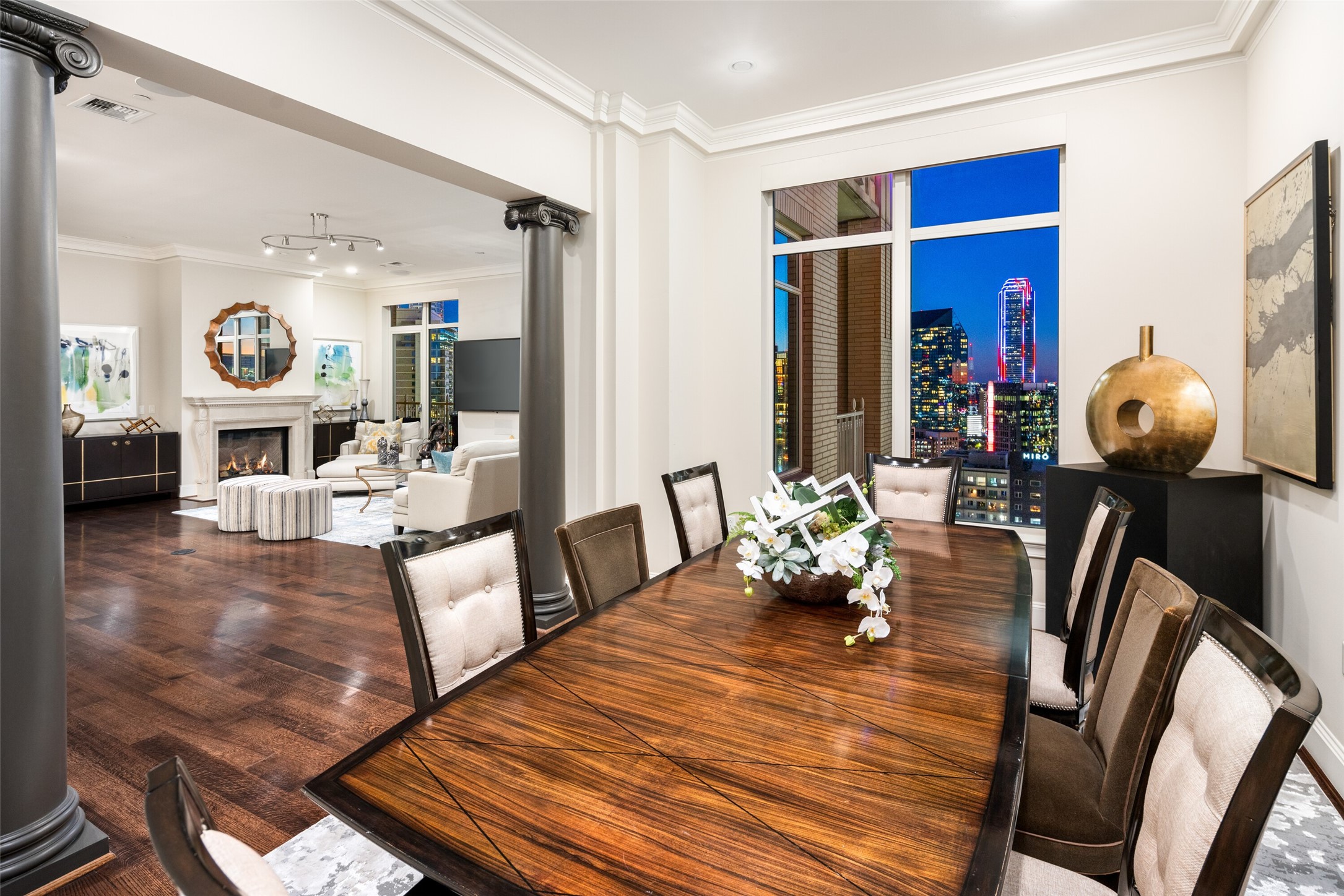 2555 N Pearl Street 2101