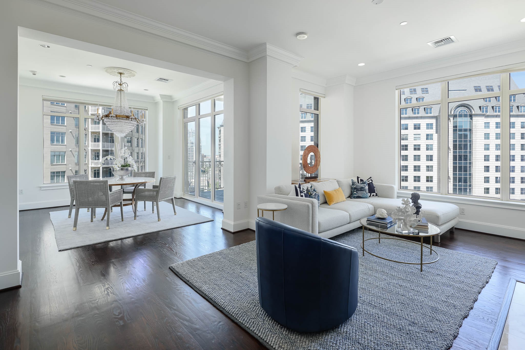 2525 N Pearl Street 1506