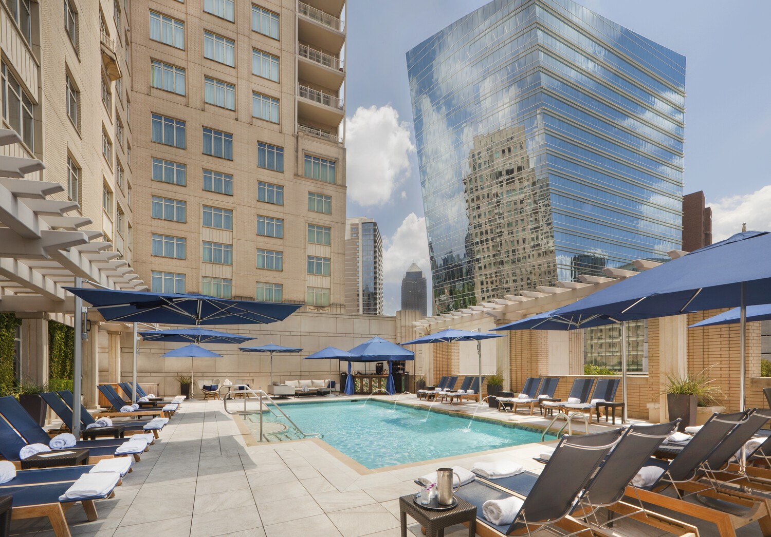 2525 N Pearl Street 1101