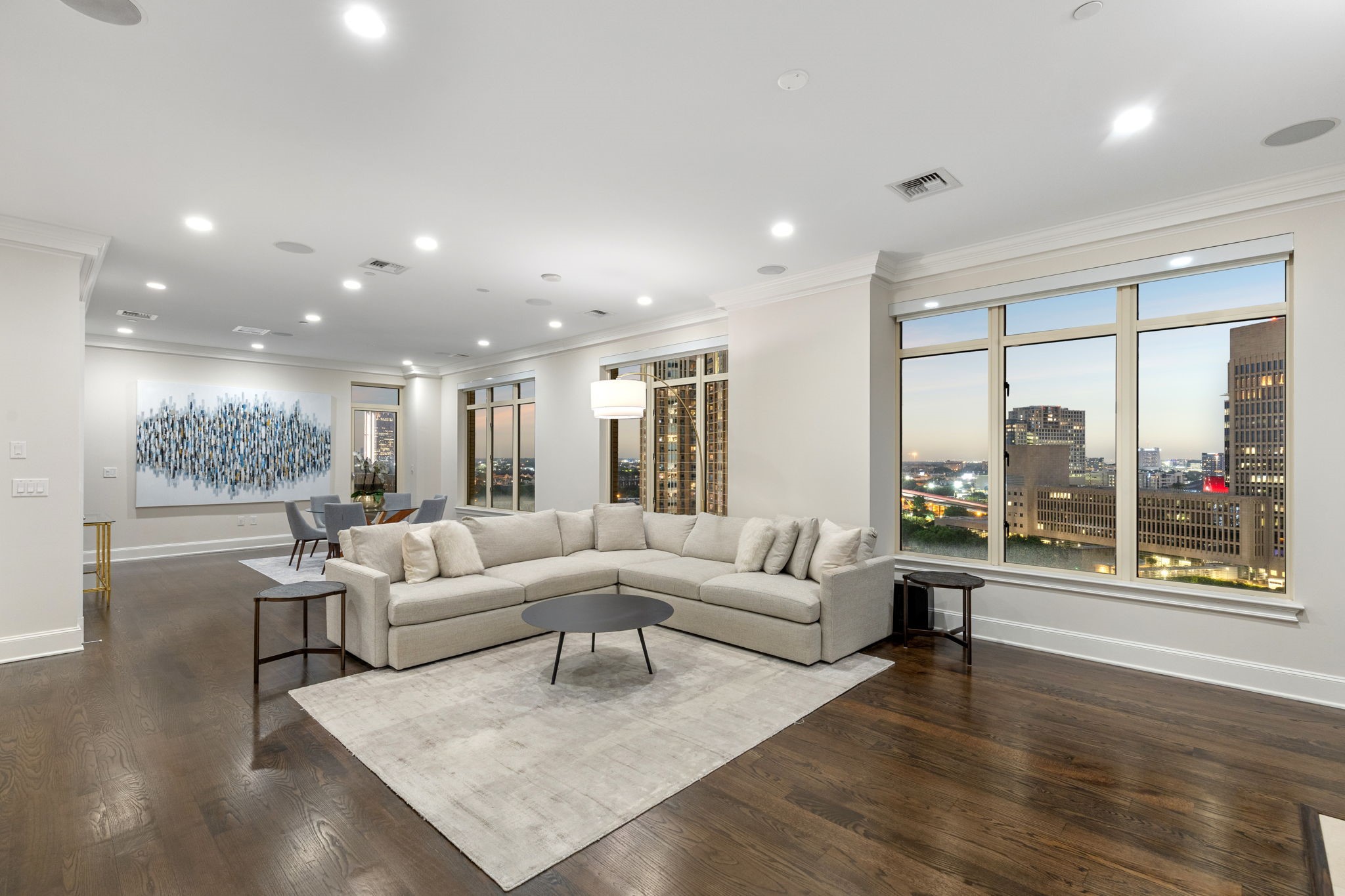 2525 N Pearl Street 1101
