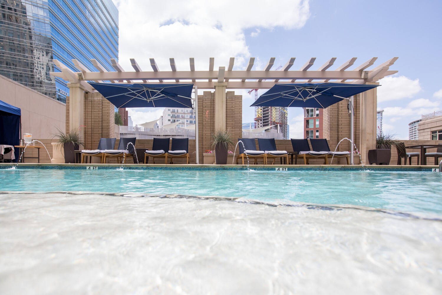 2525 N Pearl Street 1101